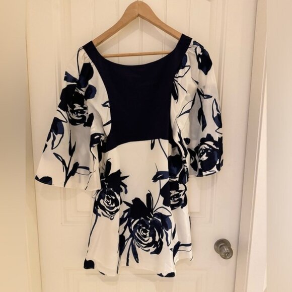 NWT Tristan silk cream and navy floral bloe. Size L - Picture 3 of 5